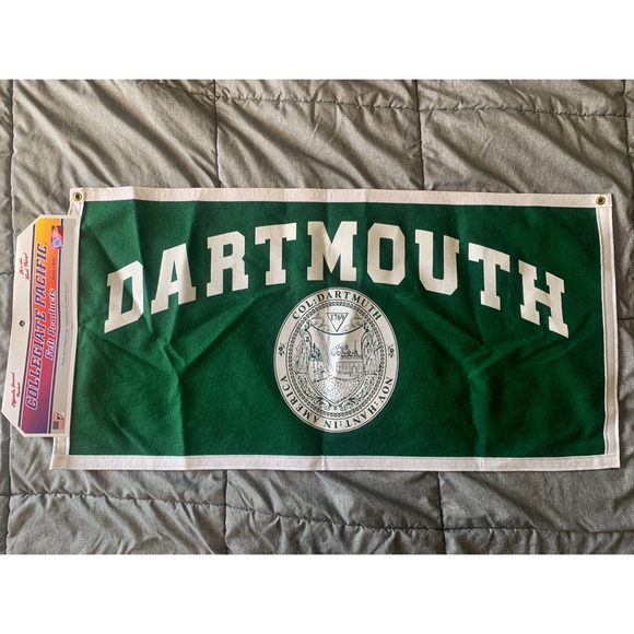 🔴 NWT Dartmouth College Banner - Picture 1 of 5